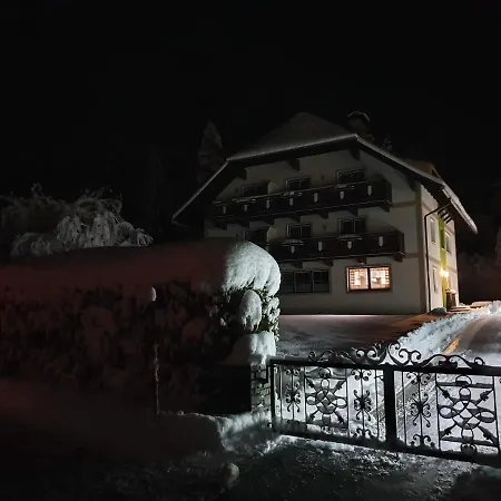 4 Jahreszeiten Apartmán Tamsweg